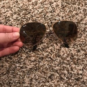 Large frame Ray Bans, like new condition.